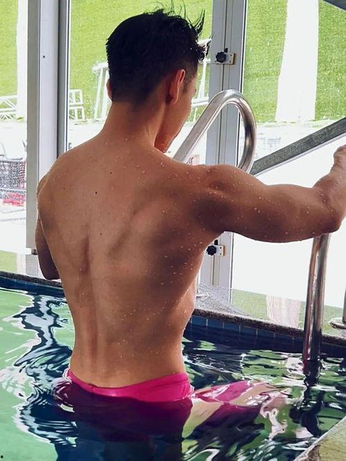 游泳明星泳裤照片,揭秘泳装背后的风采