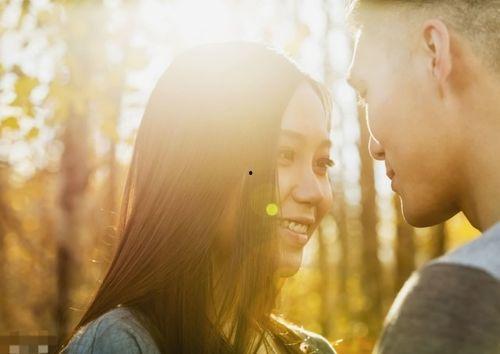 老公非常疼爱女儿,老公的深情守护