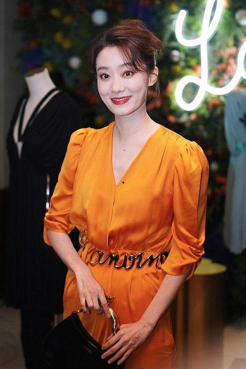 明星穿橘色,明星们的时尚橘色穿搭风采